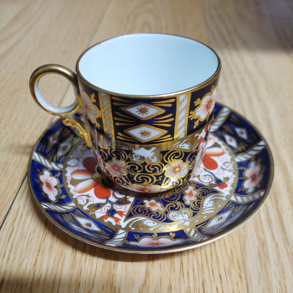 Royal Crown Derby Old Imari Solid Gold Band Pattern Demitasse Cup Saucer England